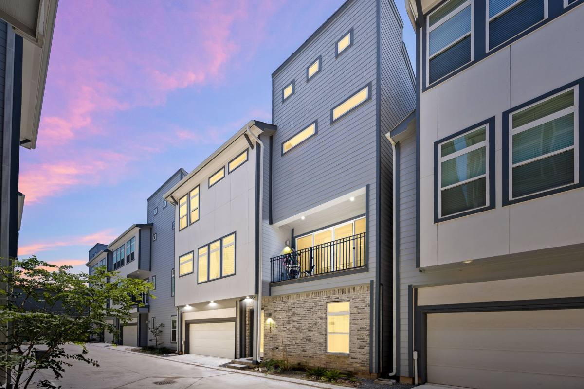 Townhouse for rent at 5815 Fairdale Lane #5815C, Houston, TX 77057