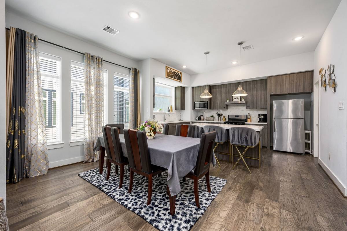 Townhouse for rent at 5815 Fairdale Lane #5815C, Houston, TX 77057