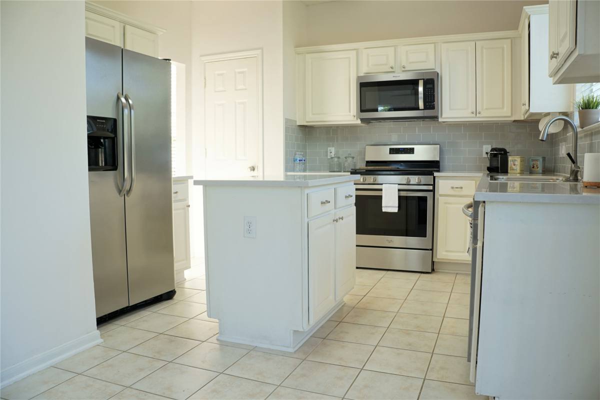 Apartment for rent at 1702 River Trail, Sugar Land, TX 77479