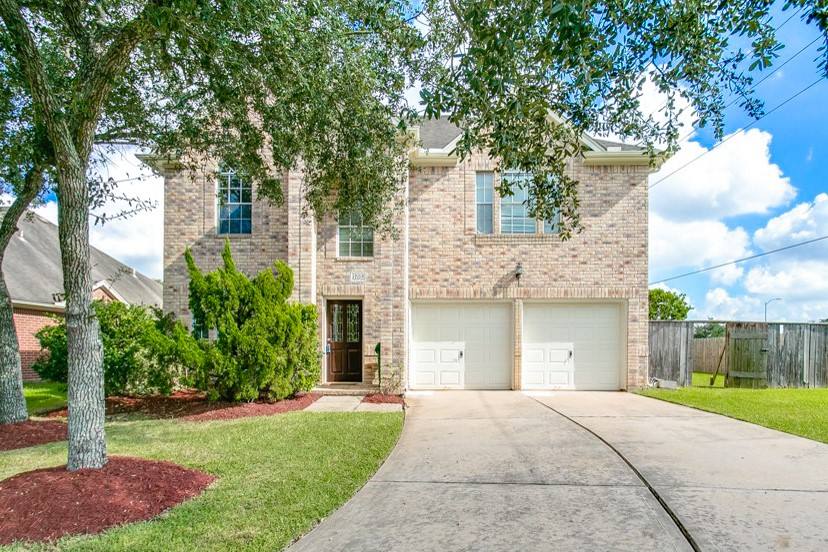 Apartment for rent at 1702 River Trail, Sugar Land, TX 77479