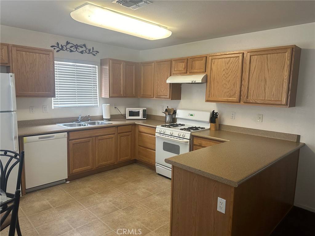 Apartment for rent at 73482 Desert Trail Dr #4, Twentynine Palms, CA 92277