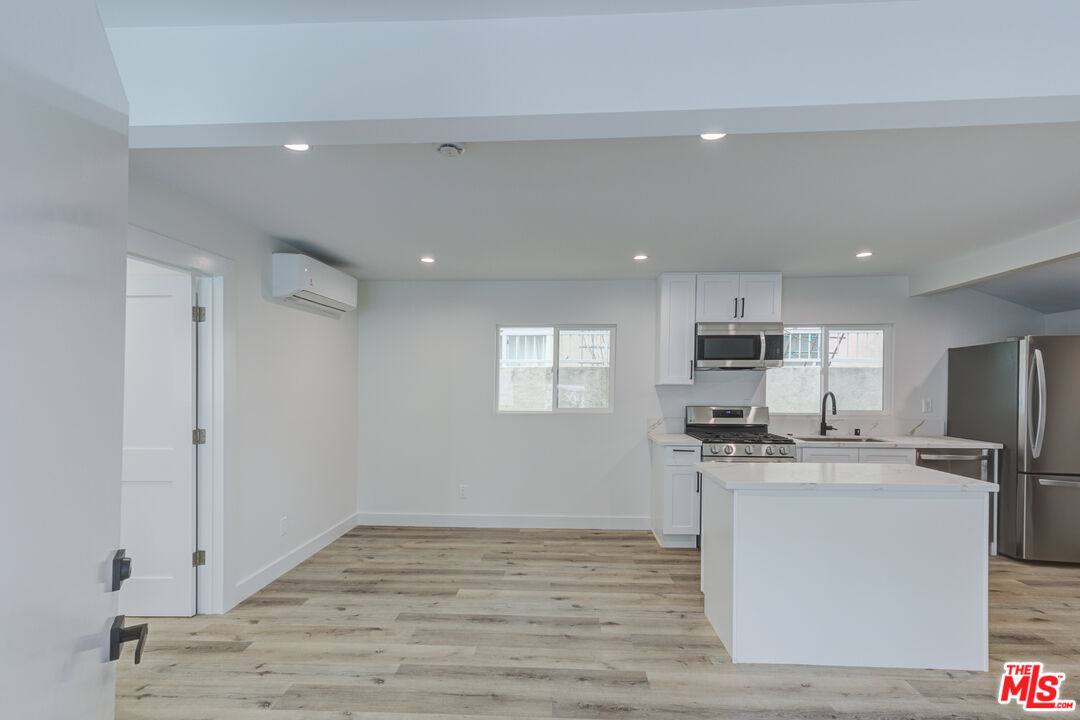 Apartment for rent at 11918 Rochester Ave, Los Angeles, CA 90025