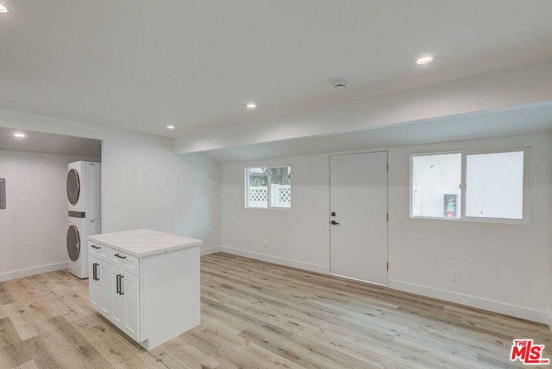 Apartment for rent at 11918 Rochester Ave, Los Angeles, CA 90025