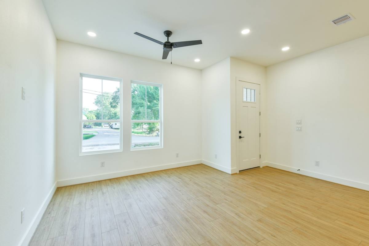Apartment for rent at 162 Wallace St #162A, Houston, TX 77022