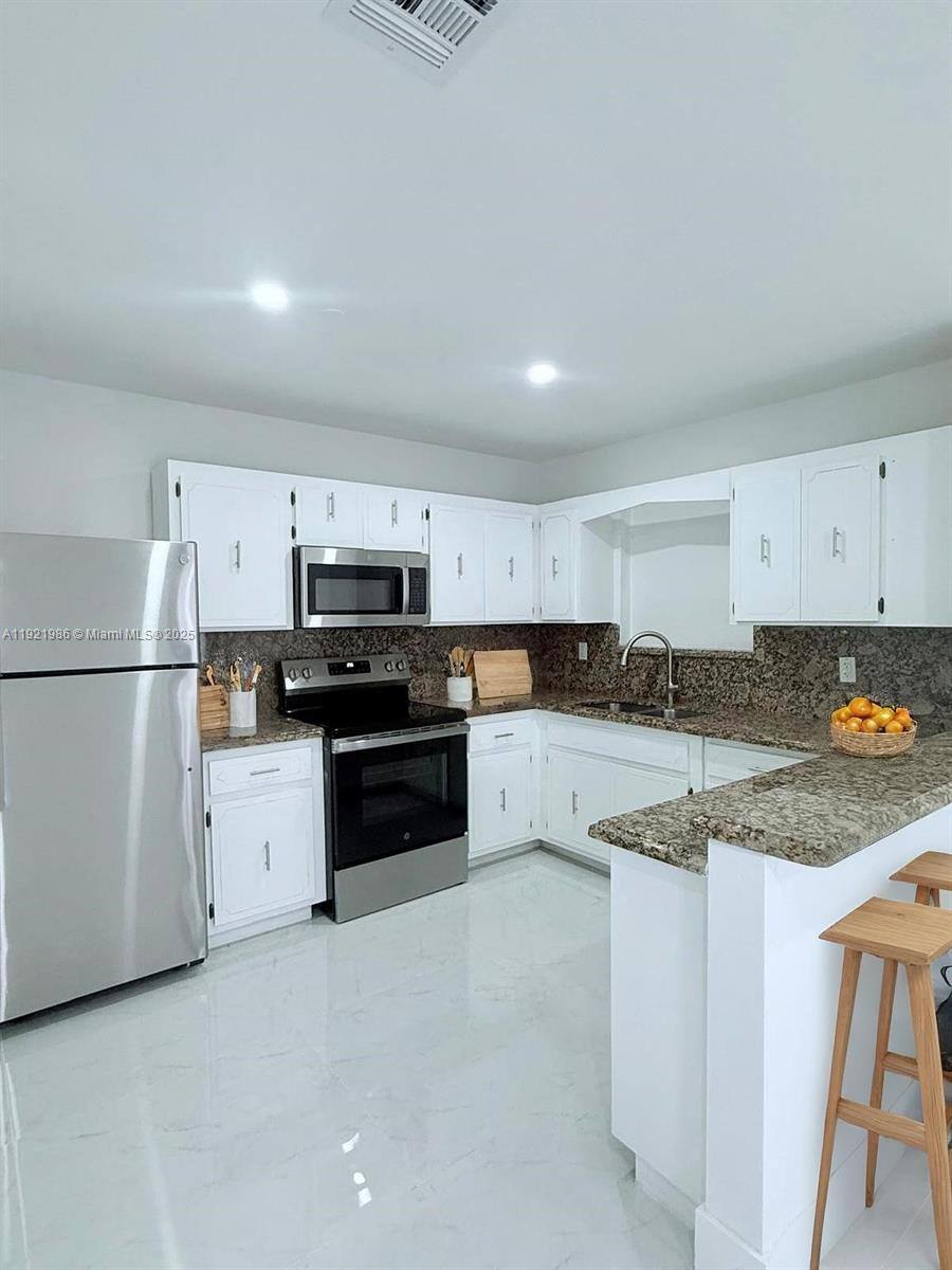 Apartment for rent at 4240 SW 27th St #2, Hollywood, FL 33023