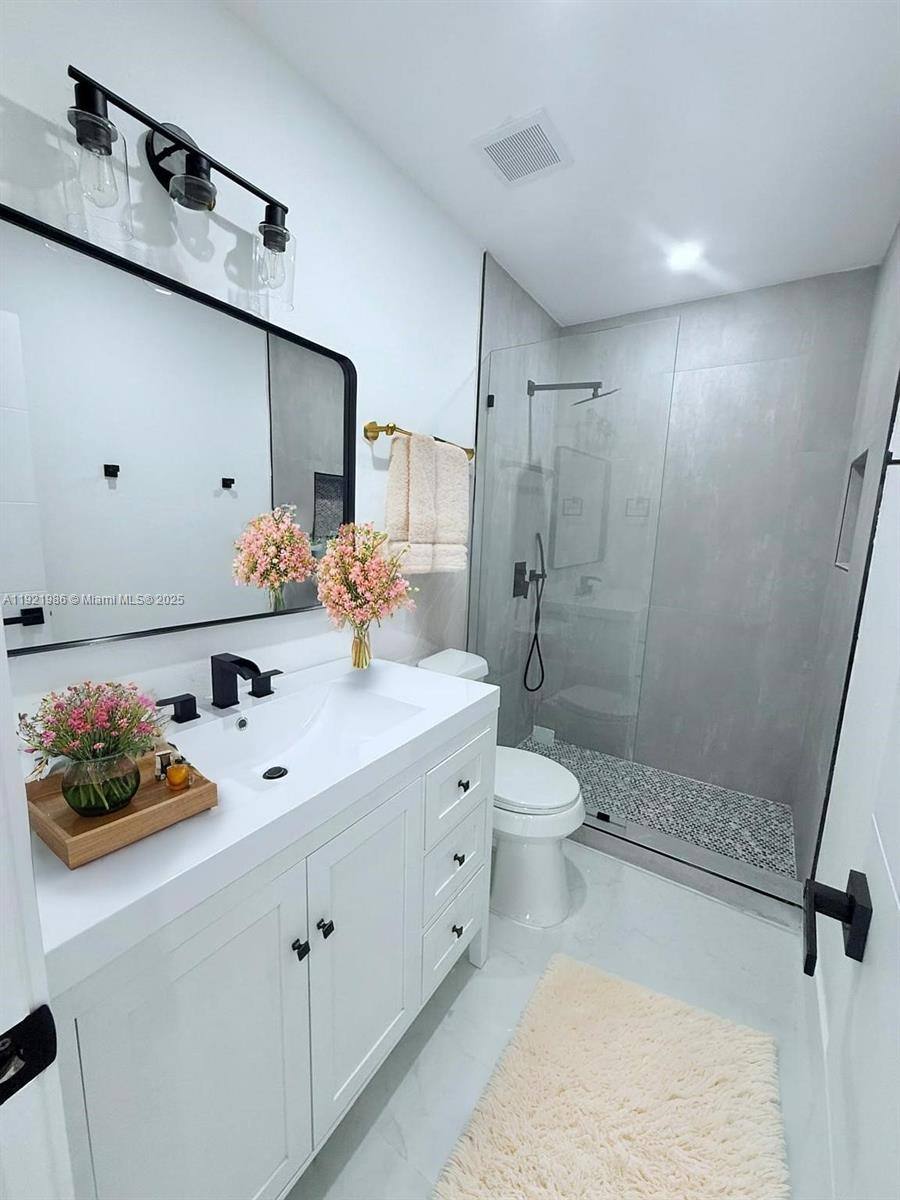 Apartment for rent at 4240 SW 27th St #2, Hollywood, FL 33023