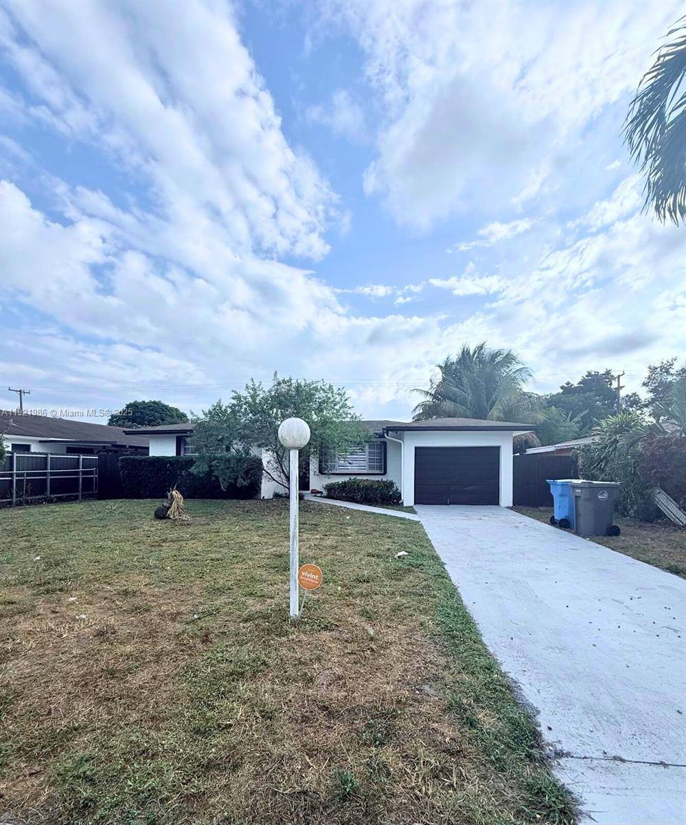 Apartment for rent at 4240 SW 27th St #2, Hollywood, FL 33023