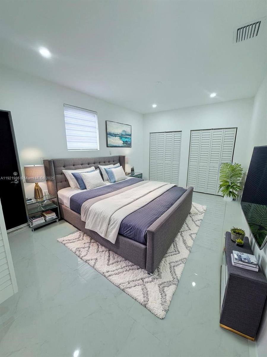 Apartment for rent at 4240 SW 27th St #2, Hollywood, FL 33023