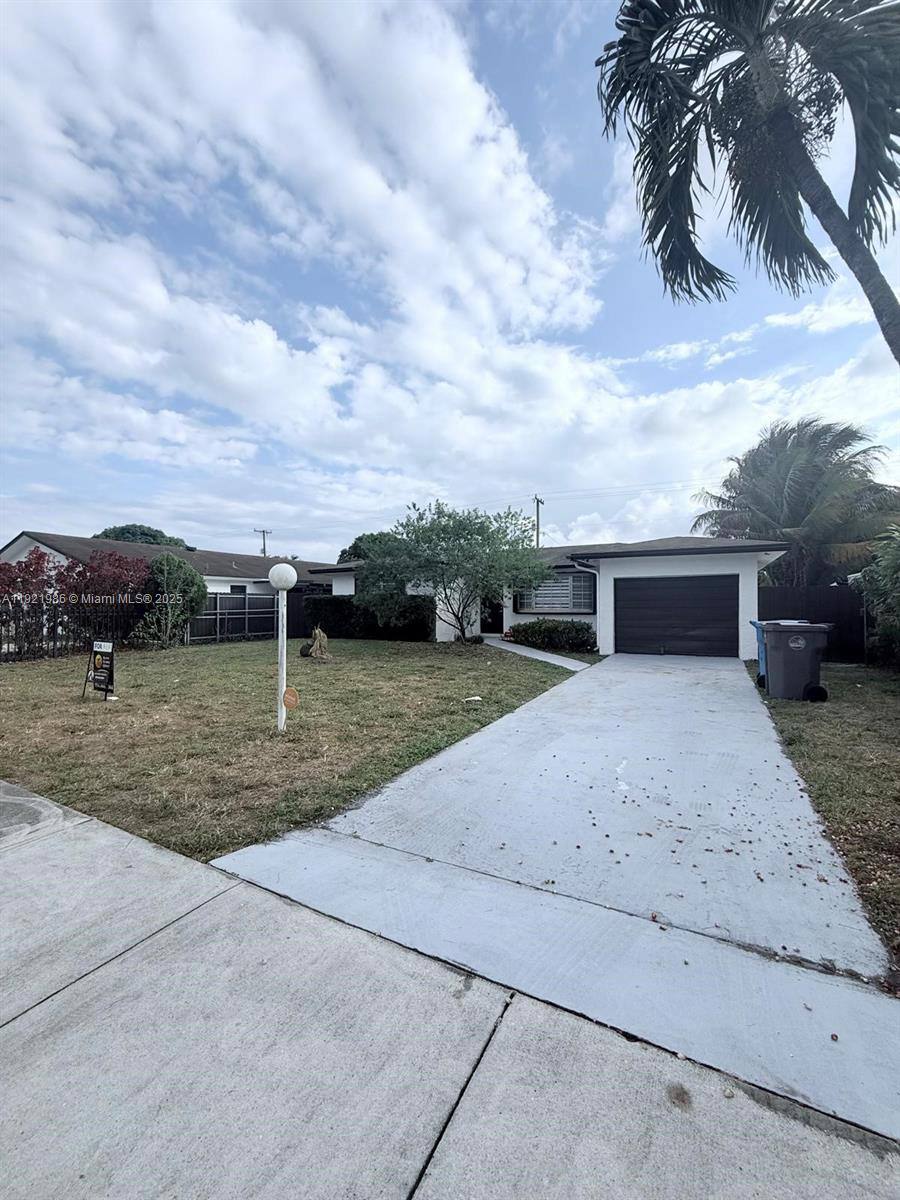 Apartment for rent at 4240 SW 27th St #2, Hollywood, FL 33023