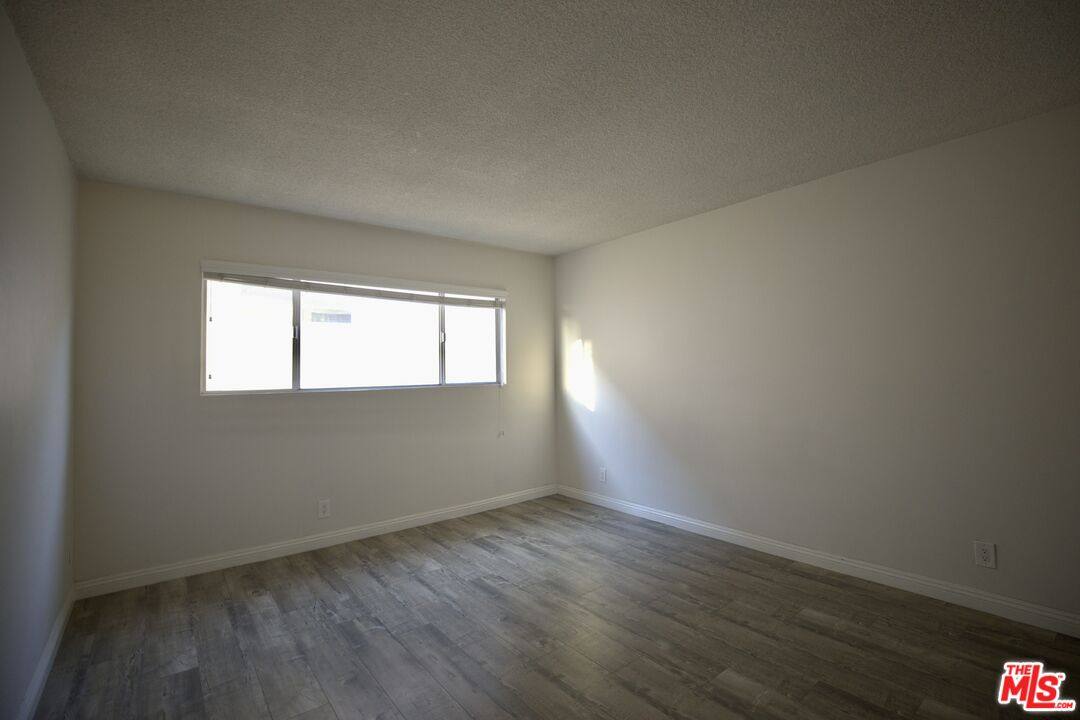Apartment for rent at 1033 6th St #302, Santa Monica, CA 90403
