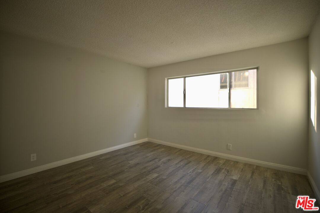 Apartment for rent at 1033 6th St #302, Santa Monica, CA 90403