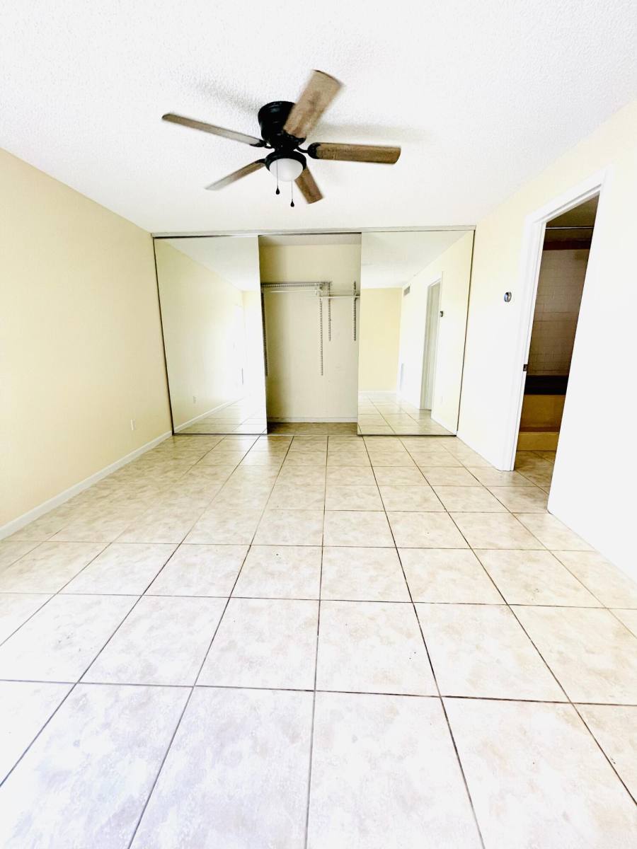 Condo for rent at 635 Executive Center Dr #635M202, West Palm Beach, FL 33401