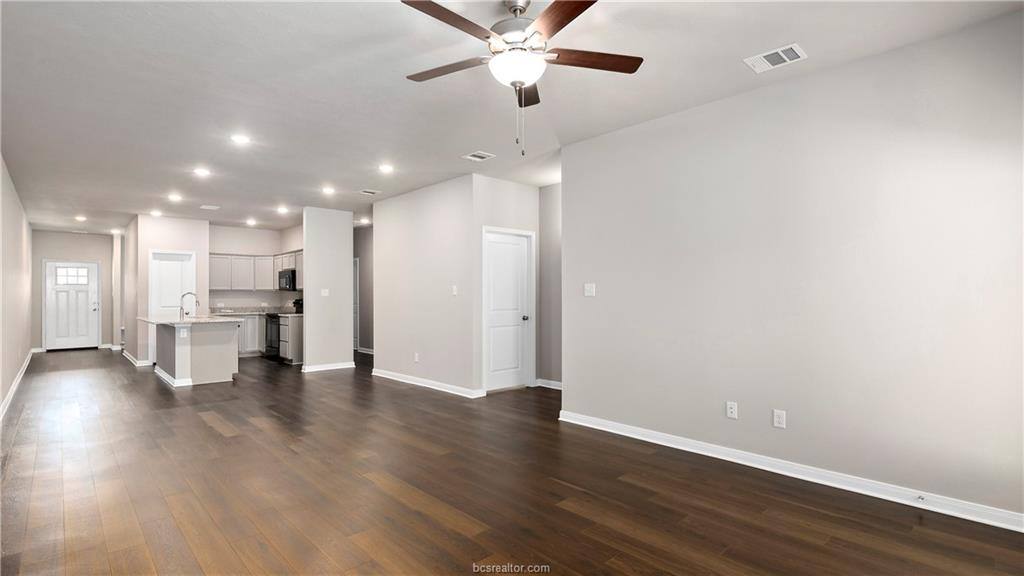 Apartment for rent at 3007 Stevens Dr, Bryan, TX 77803