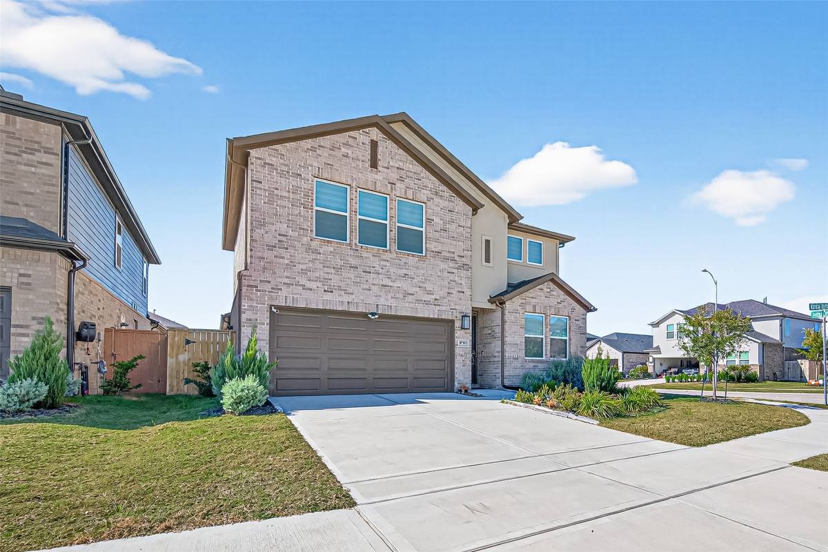 Apartment for rent at 9747 Pettus Creek Dr, Cypress, TX 77433