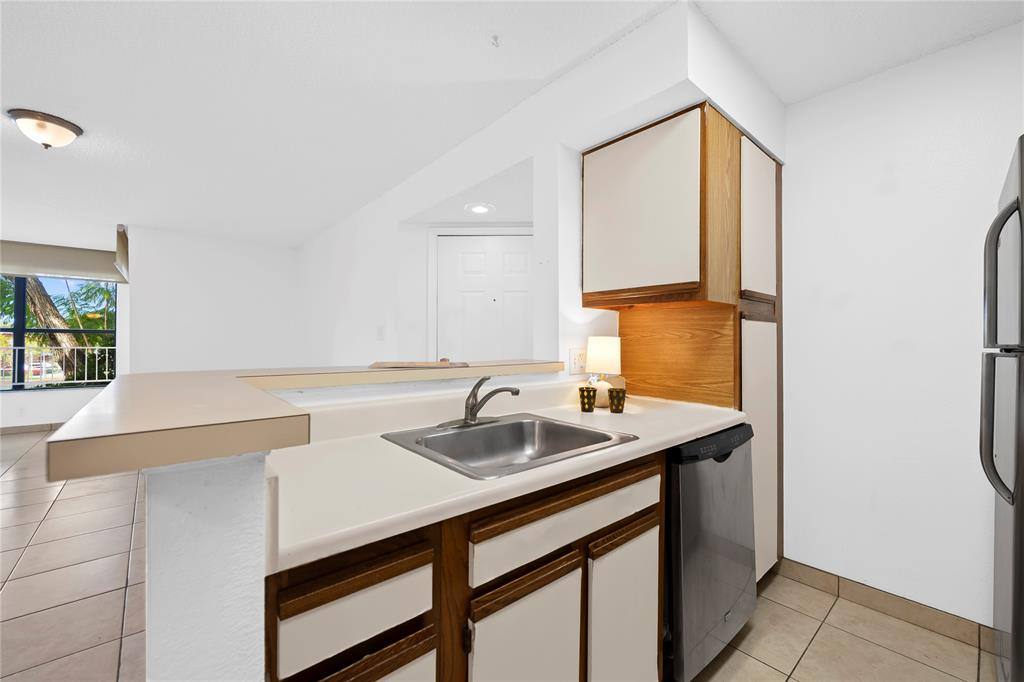 Condo for rent at 2906 S University Dr #10204, Fort Lauderdale, FL 33328