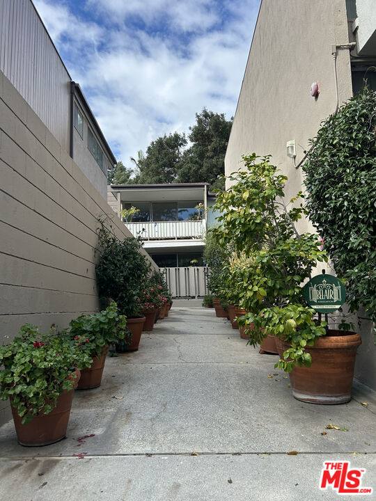 Townhouse for rent at 833 Moraga Dr #833-6, Los Angeles, CA 90049