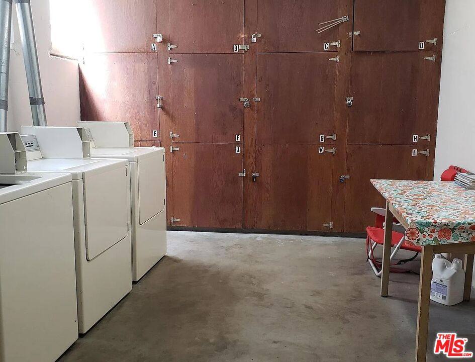 Townhouse for rent at 833 Moraga Dr #833-6, Los Angeles, CA 90049