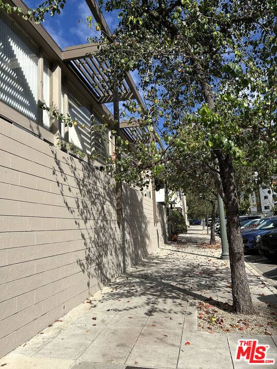 Townhouse for rent at 833 Moraga Dr #833-6, Los Angeles, CA 90049