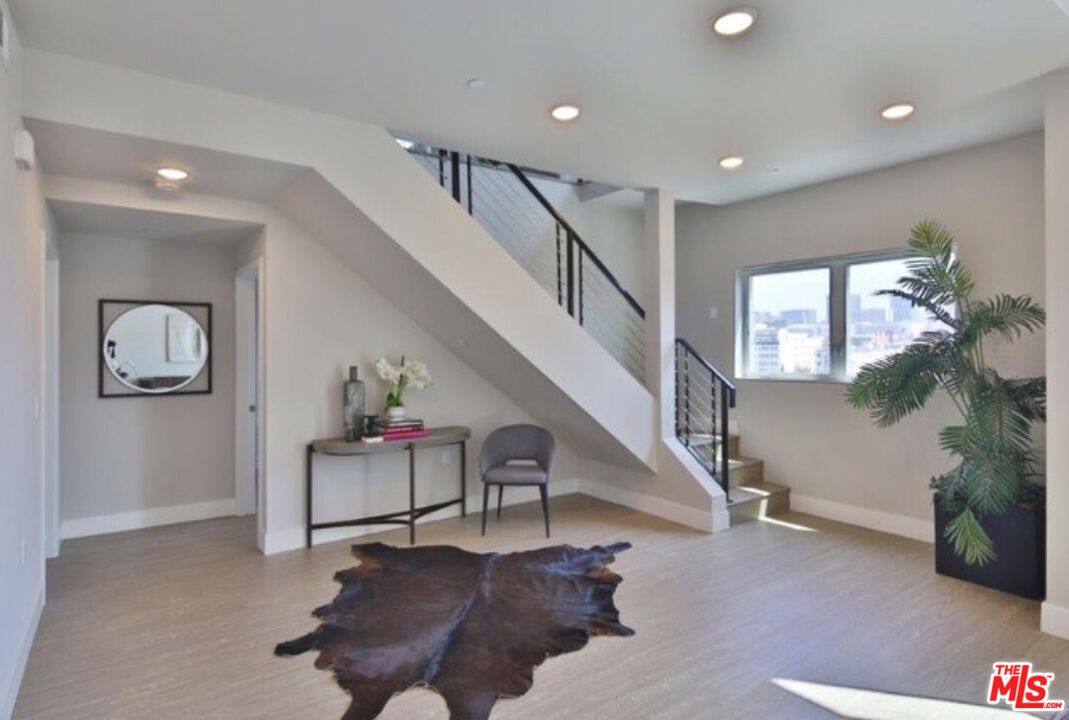 Apartment for rent at 837 S Harvard Blvd #102, Los Angeles, CA 90005