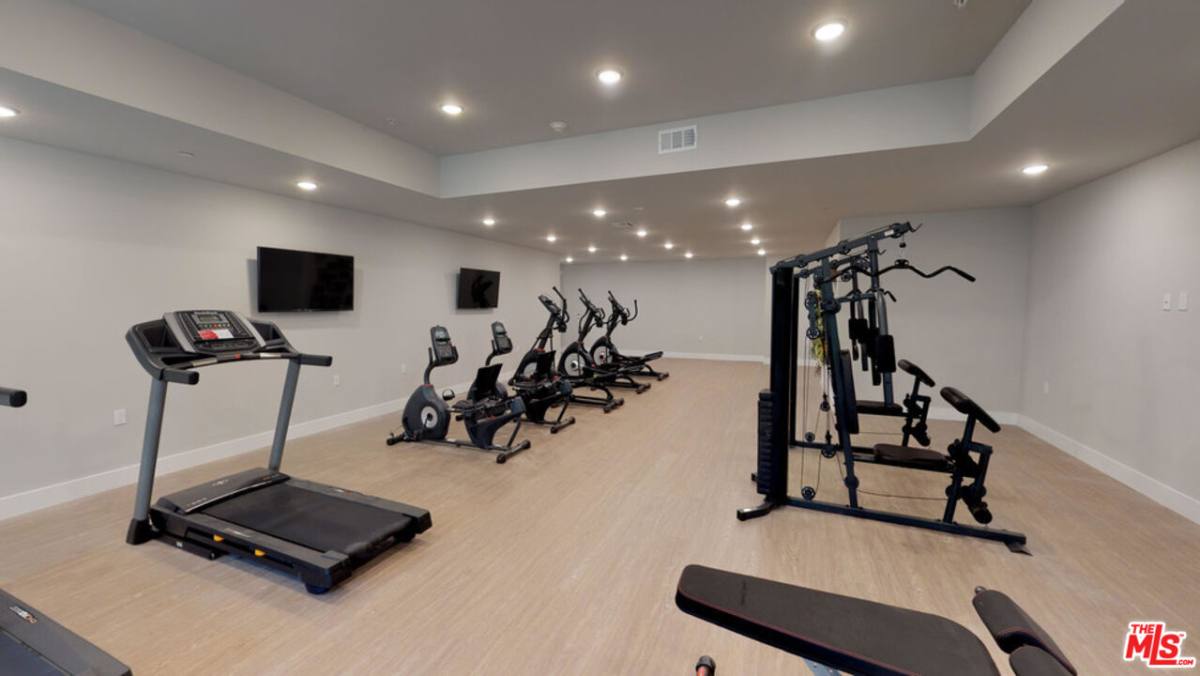 Apartment for rent at 837 S Harvard Blvd #102, Los Angeles, CA 90005