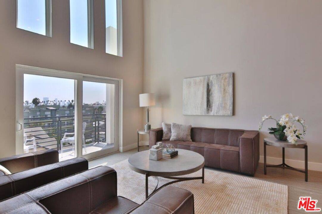 Apartment for rent at 837 S Harvard Blvd #102, Los Angeles, CA 90005