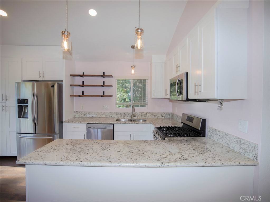 810 W Victoria Court #810, Lake Arrowhead, CA 92352 - Apartment For Rent - Image 10