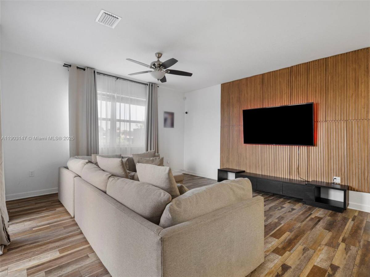 Apartment for rent at 1411 SE 26th Ave, Homestead, FL 33035