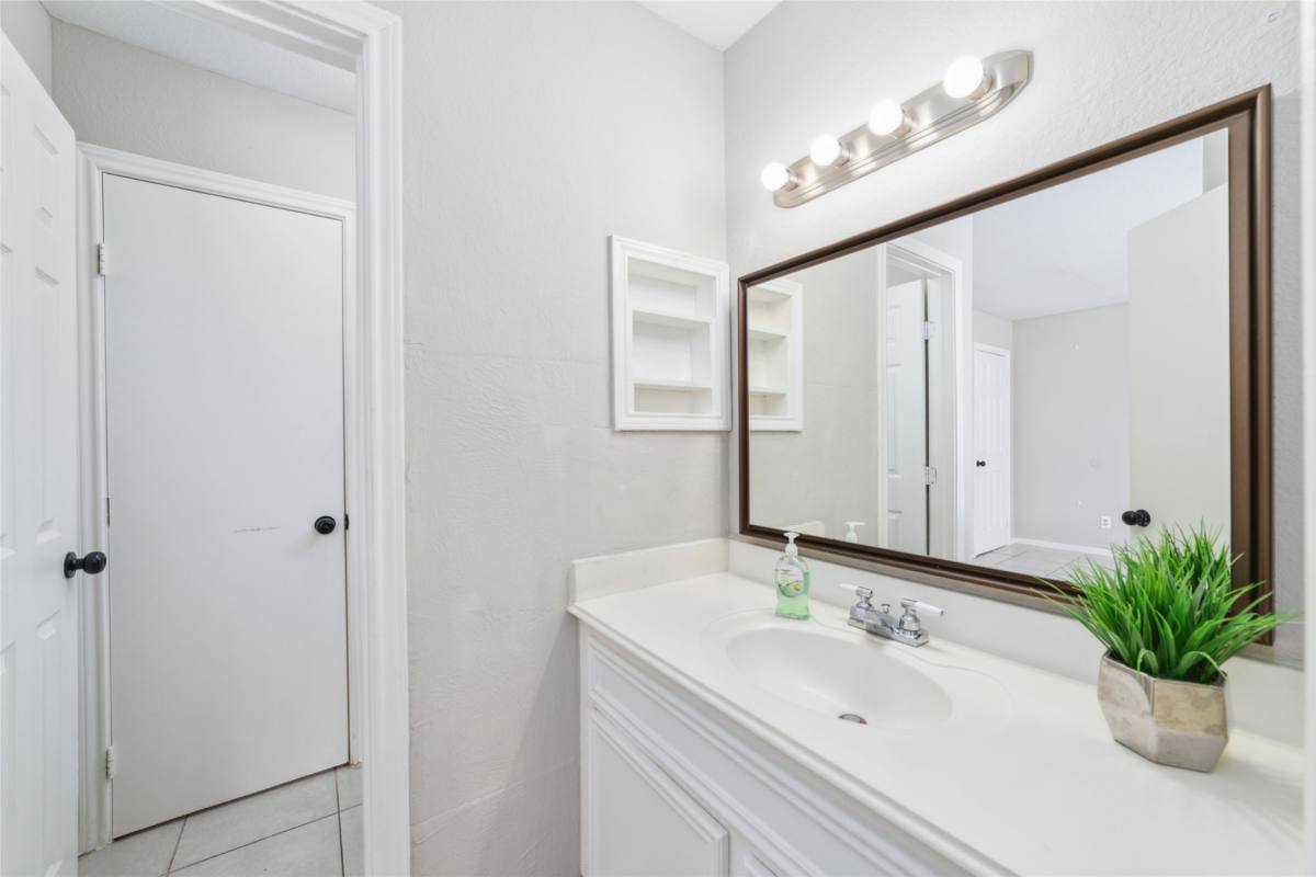 Apartment for rent at 7821 Fuqua St, Houston, TX 77075