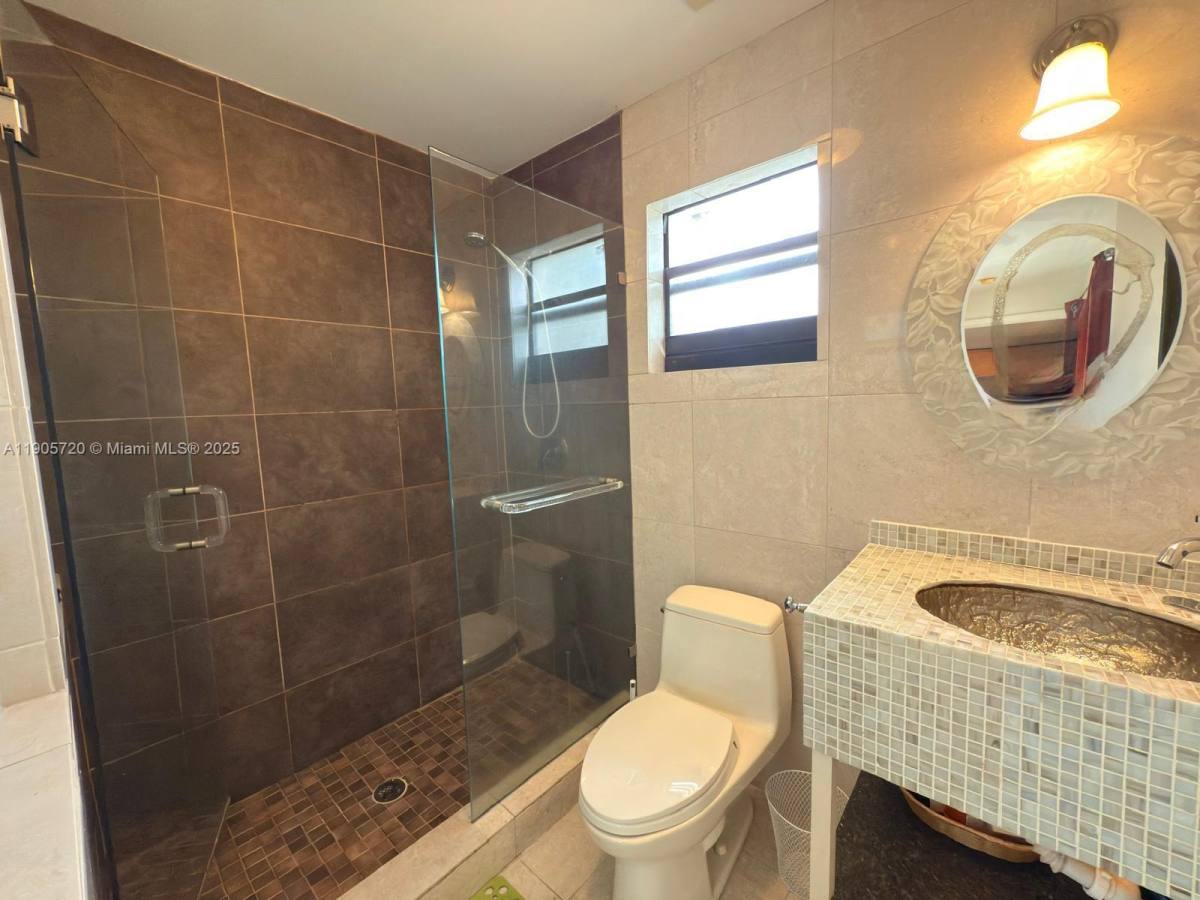 Apartment for rent at 11460 NW 37th St, Fort Lauderdale, FL 33323