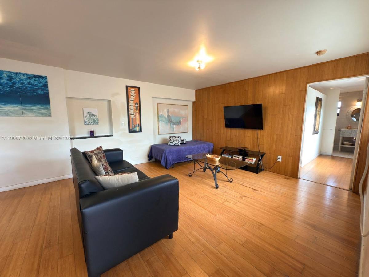 Apartment for rent at 11460 NW 37th St, Fort Lauderdale, FL 33323