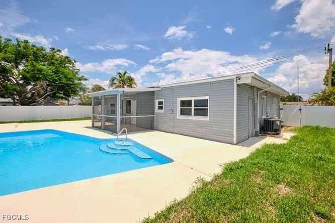 Apartment for rent at 4370 Deleon St, Fort Myers, FL 33901