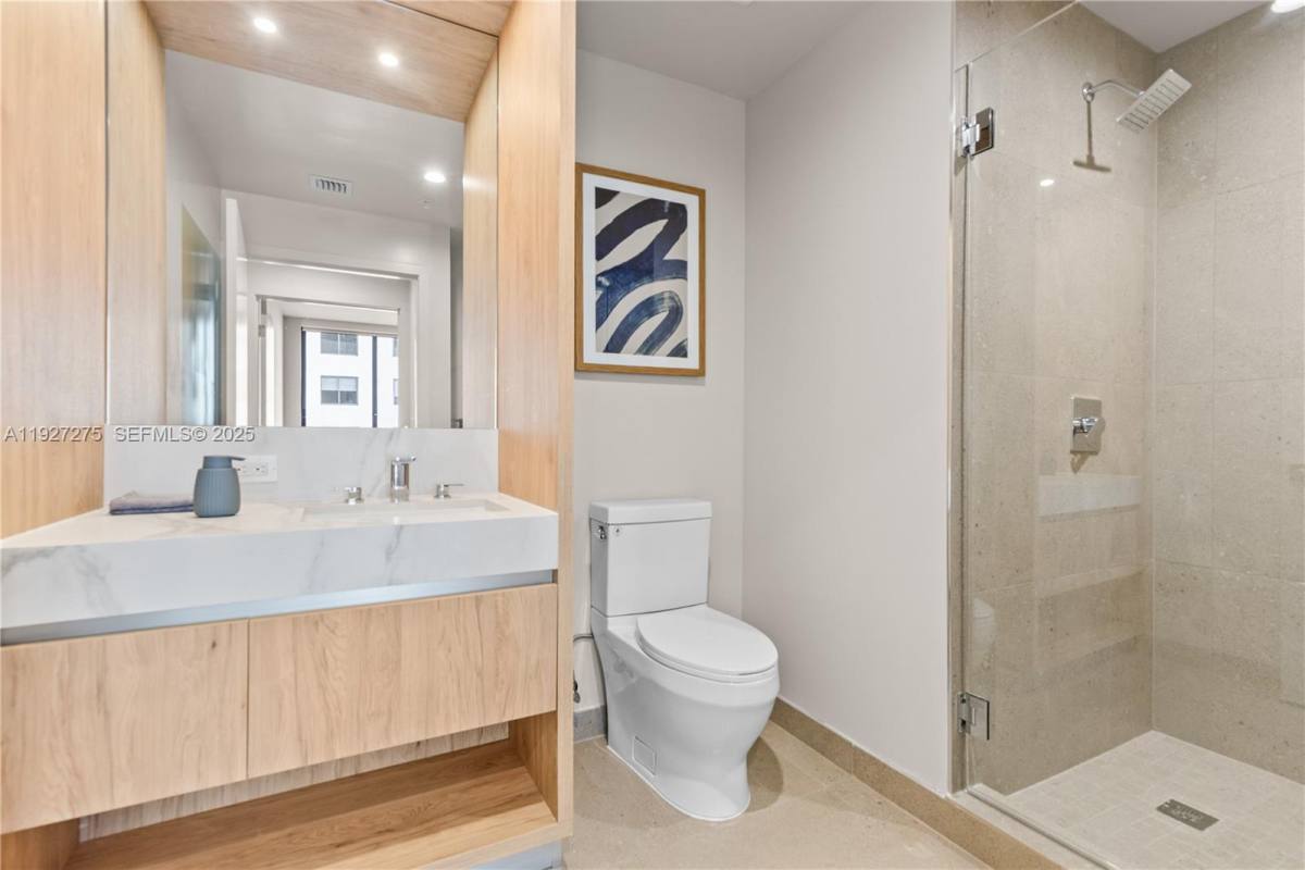 Apartment for rent at 11 NE 6th St #3213, Miami, FL 33132