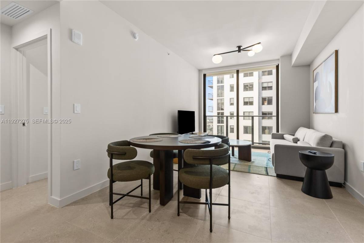 Apartment for rent at 11 NE 6th St #3213, Miami, FL 33132