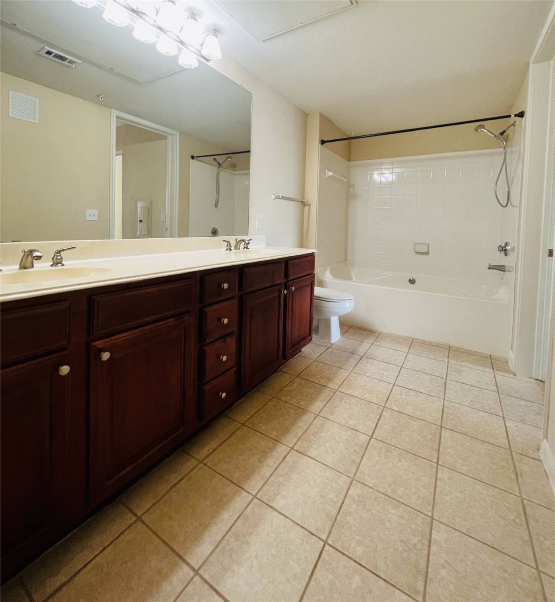 Condo for rent at 7575 Kirby Dr #2401, Houston, TX 77030