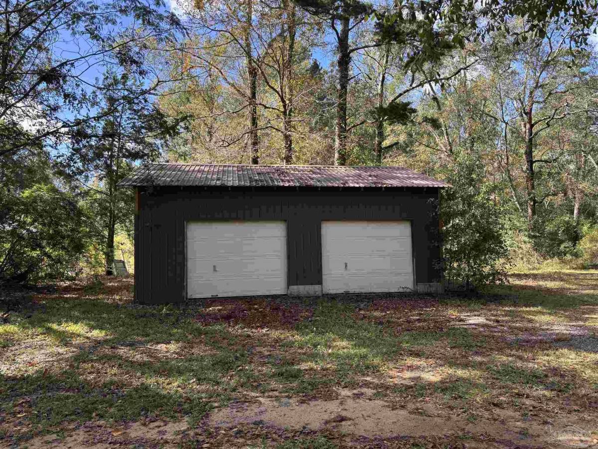 Apartment for rent at 1002 Daffin Rd, Molino, FL 32577