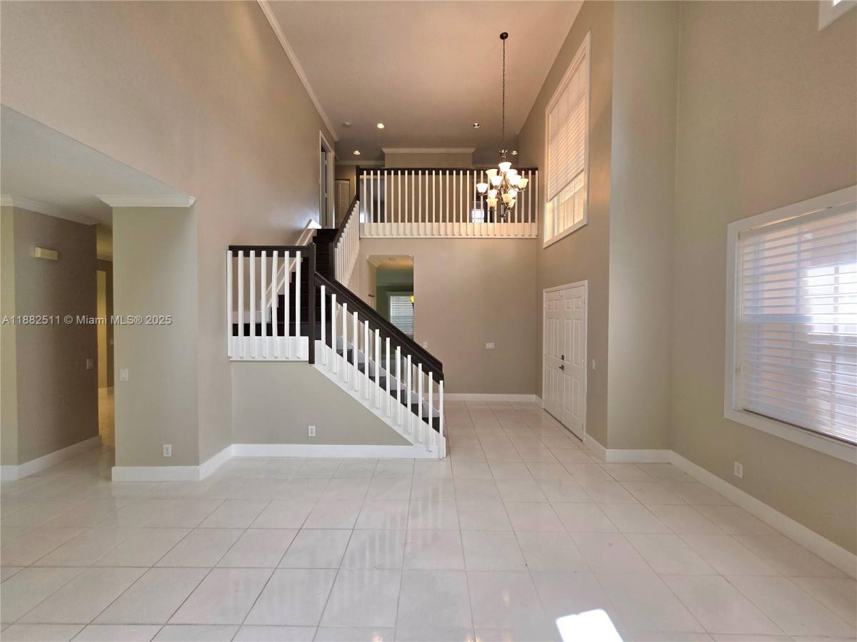 Apartment for rent at 584 Cambridge Dr #584, Fort Lauderdale, FL 33326