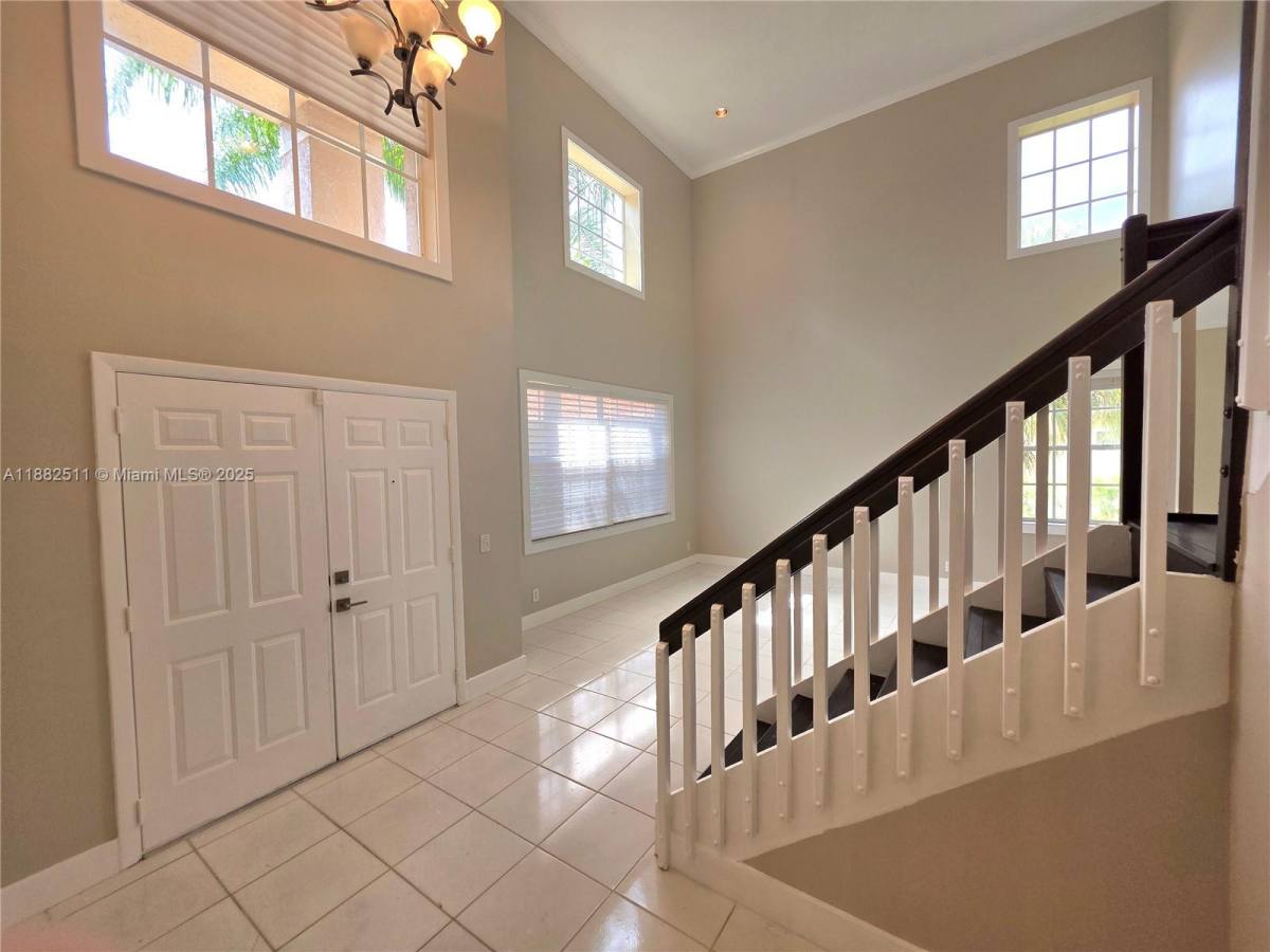 Apartment for rent at 584 Cambridge Dr #584, Fort Lauderdale, FL 33326