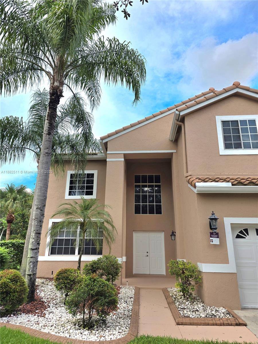 Apartment for rent at 584 Cambridge Dr #584, Fort Lauderdale, FL 33326