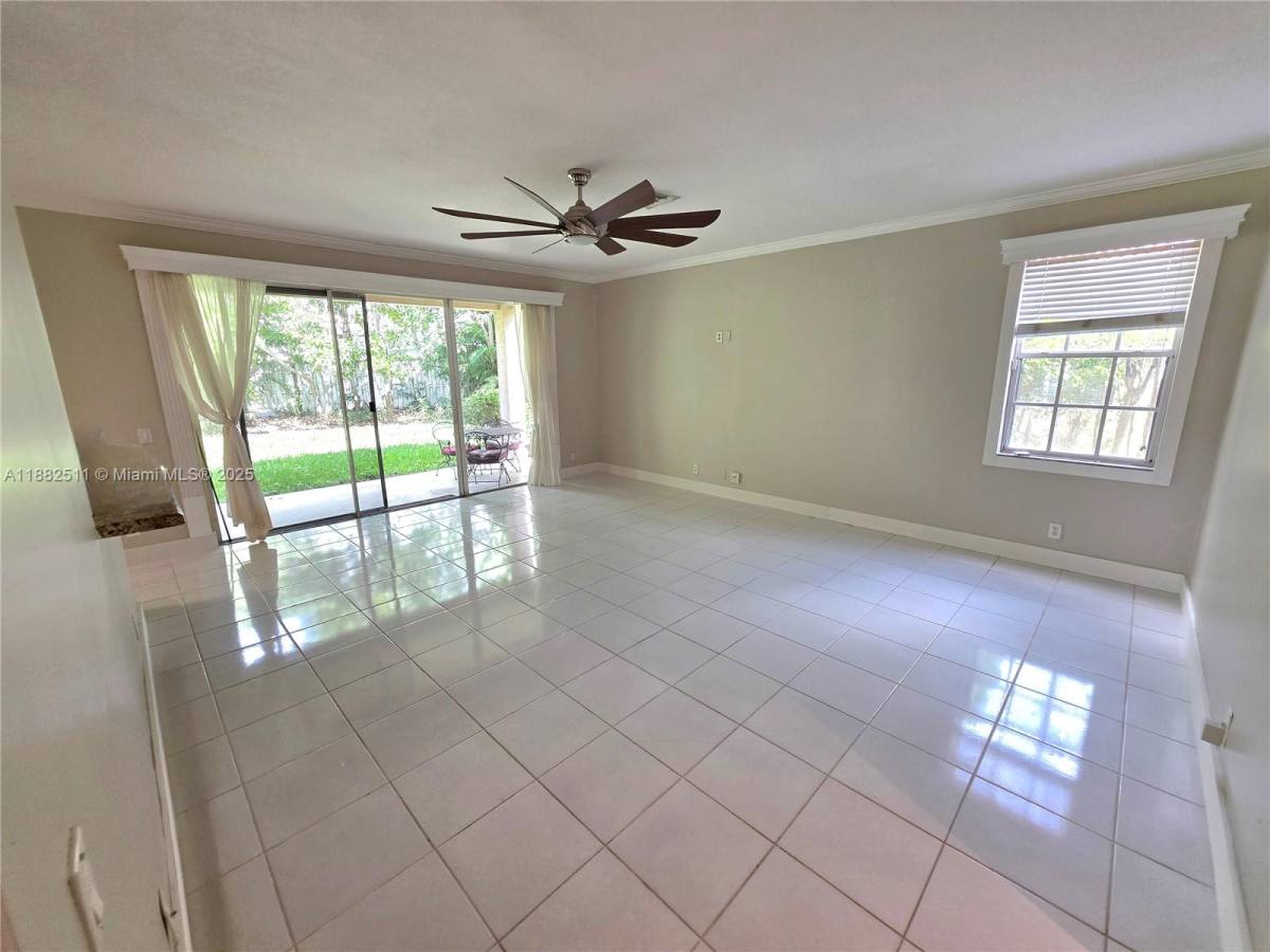 Apartment for rent at 584 Cambridge Dr #584, Fort Lauderdale, FL 33326