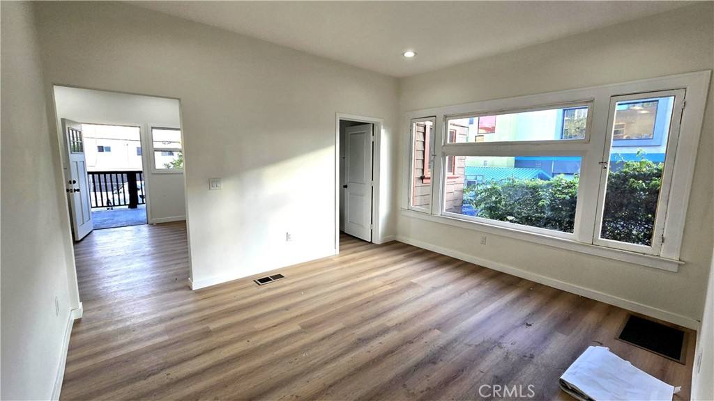 Apartment for rent at 1034 Beacon Ave, Los Angeles, CA 90015