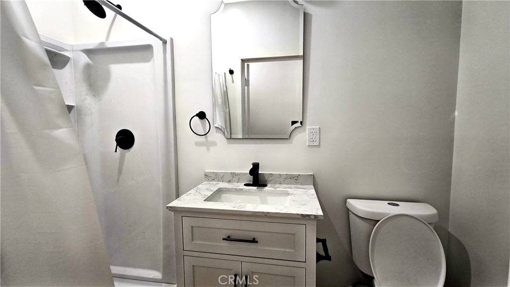 Apartment for rent at 1034 Beacon Ave, Los Angeles, CA 90015