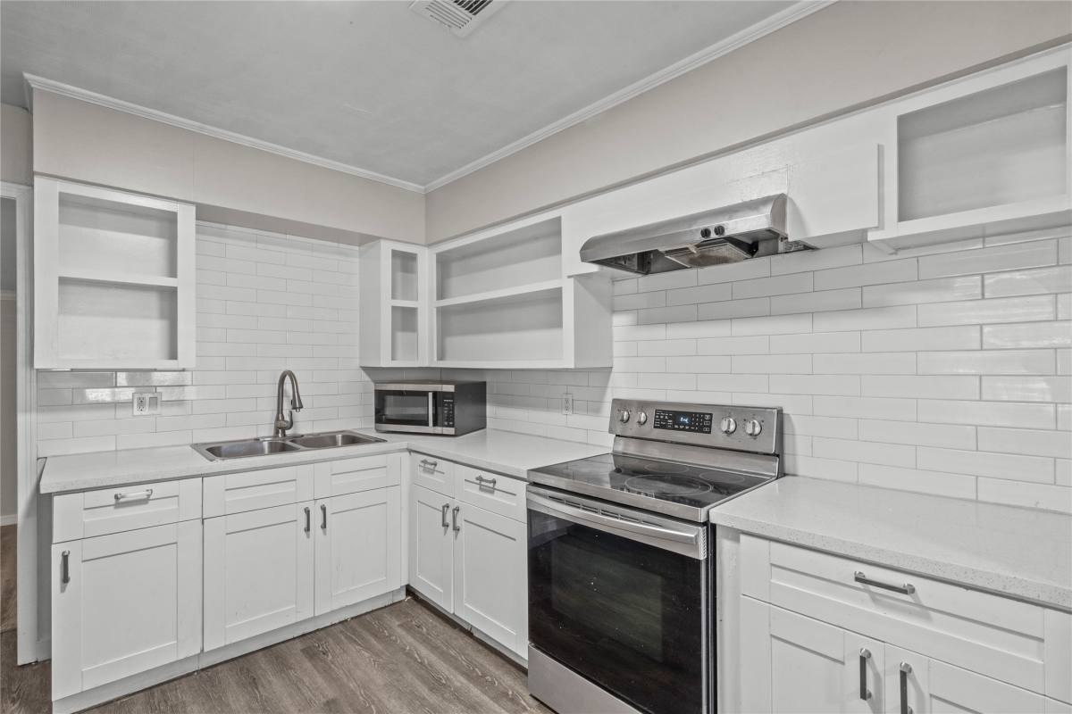 Apartment for rent at 1916 N Logan St, Texas City, TX 77590
