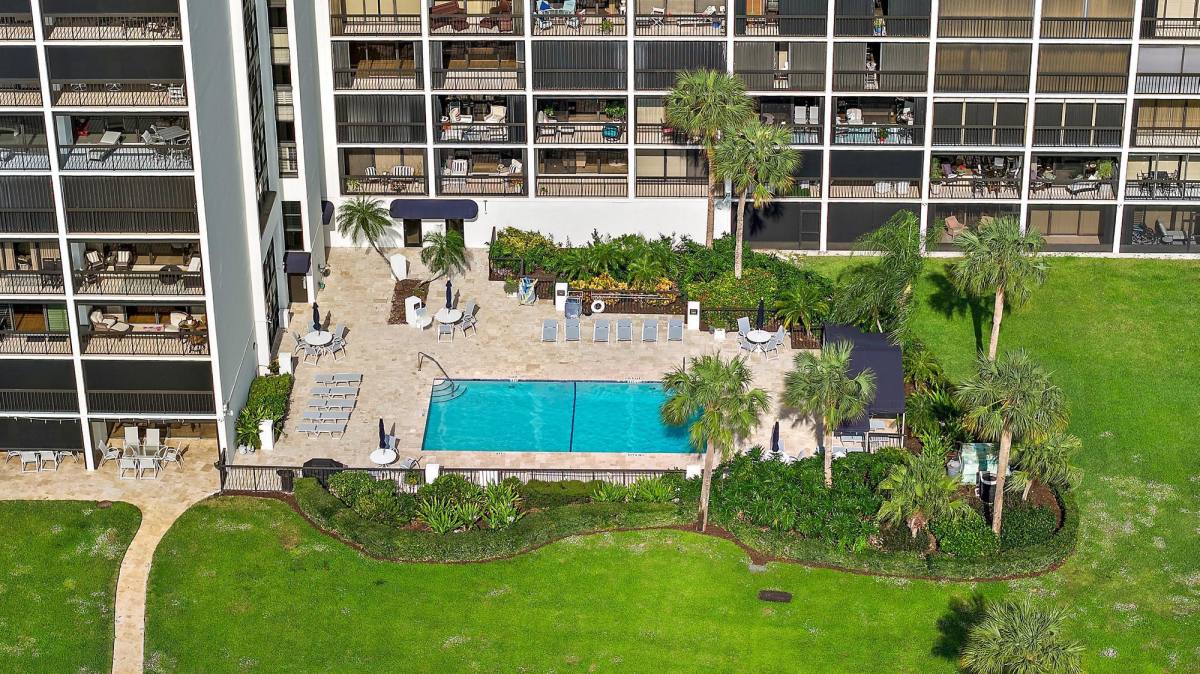Apartment for rent at 356 Golfview Rd #805, North Palm Beach, FL 33408