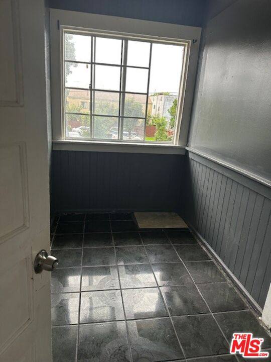 Apartment for rent at 1347 Valencia St, Los Angeles, CA 90015