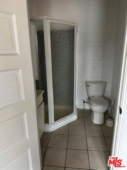 Apartment for rent at 1347 Valencia St, Los Angeles, CA 90015