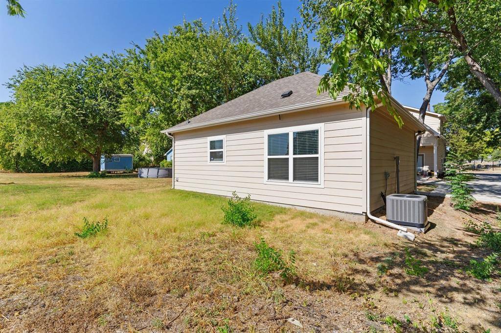Apartment for rent at 315 S Bradshaw St #315B, Denton, TX 76205