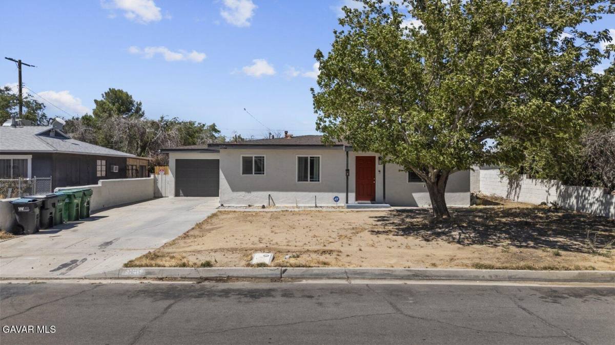 Apartment for rent at 1135 Pillsbury St, Lancaster, CA 93534