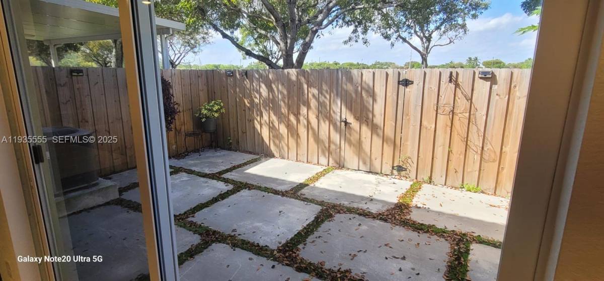 Townhouse for rent at 2459 SE 10th St, Homestead, FL 33035