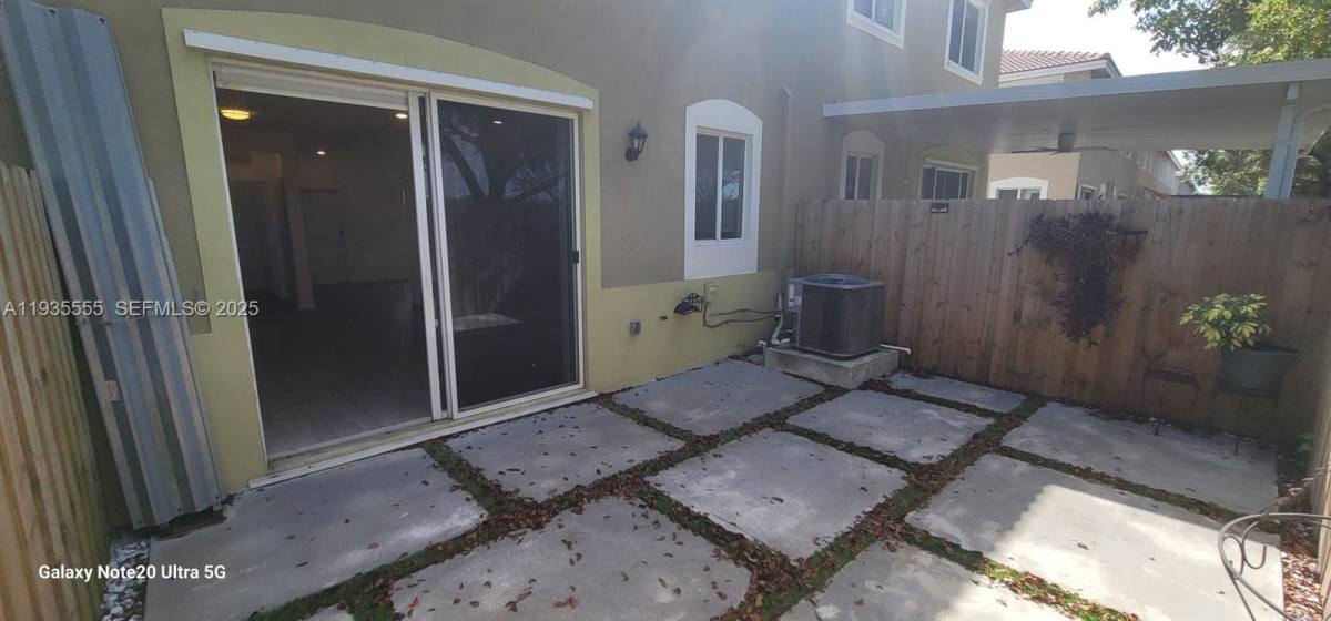Townhouse for rent at 2459 SE 10th St, Homestead, FL 33035