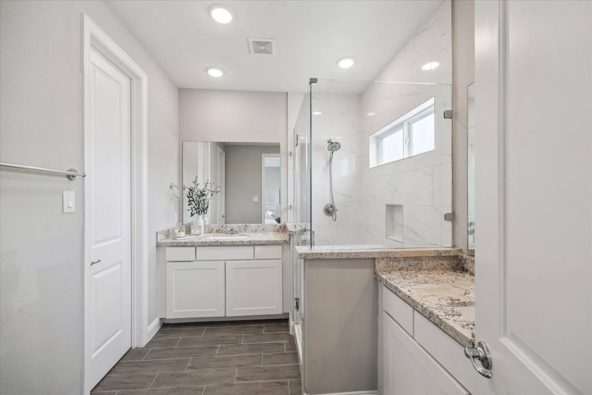 Apartment for rent at 5443 Camaguey St, Houston, TX 77023